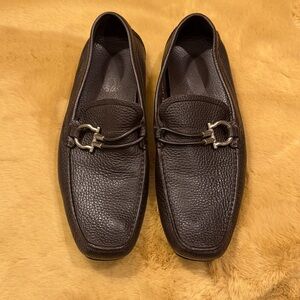 Salvatore Ferragamo Brown Pebbled Leather driver Horsebit men size 9 1/2 shoes.